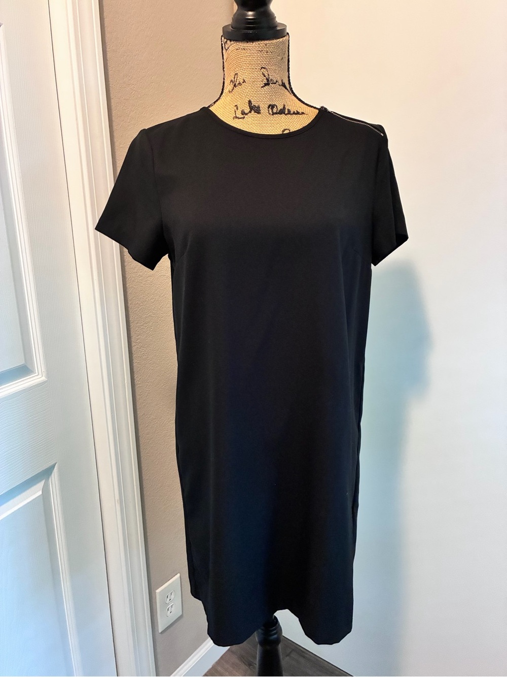 Banana Republic Black Short Sleeve Shift Dress